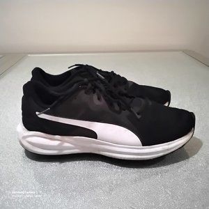 Black & White Men Puma Running Shoes 10.5 Nice Pre-worn UPC# 195100404152